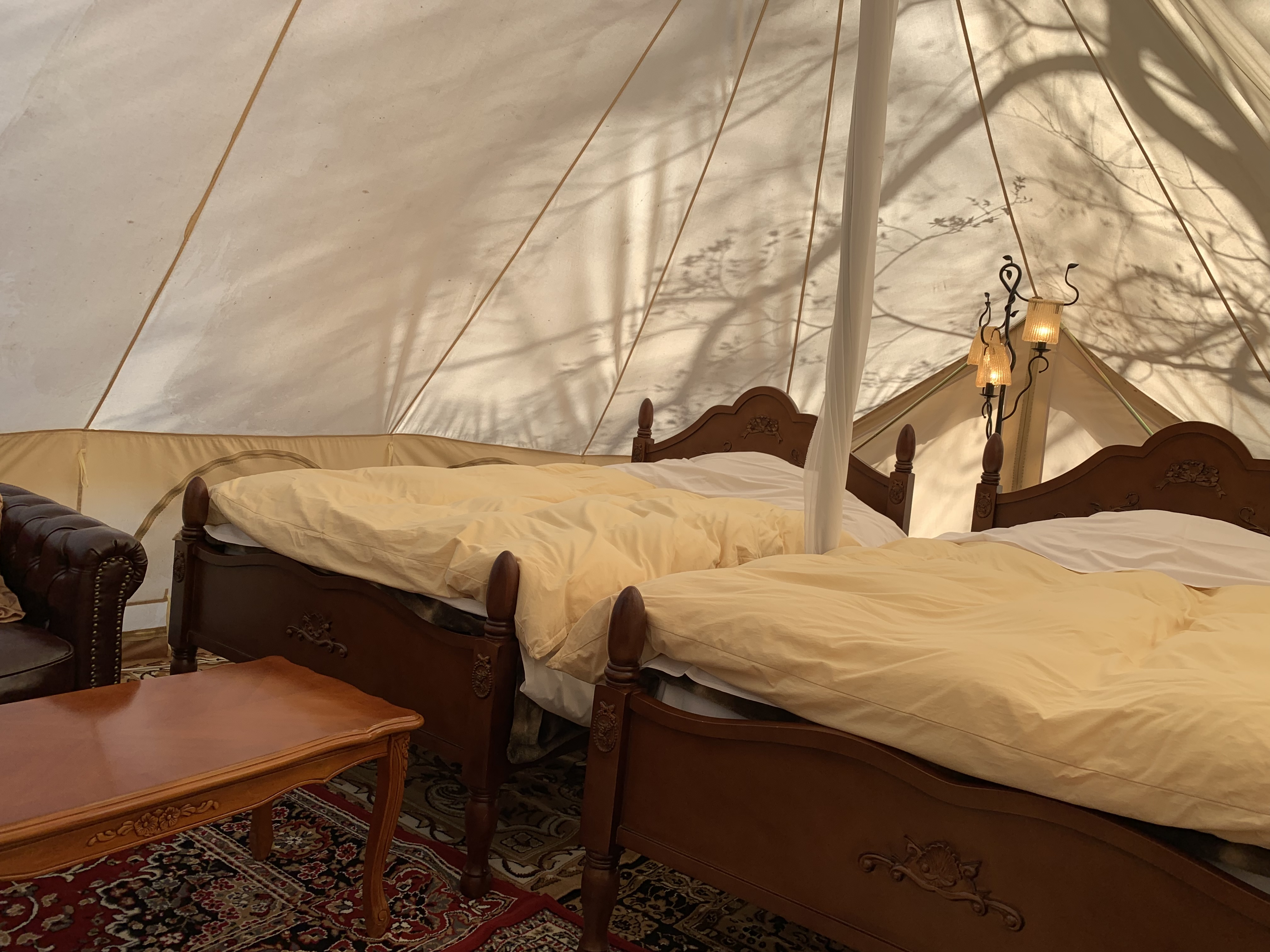 テント内部にベッド