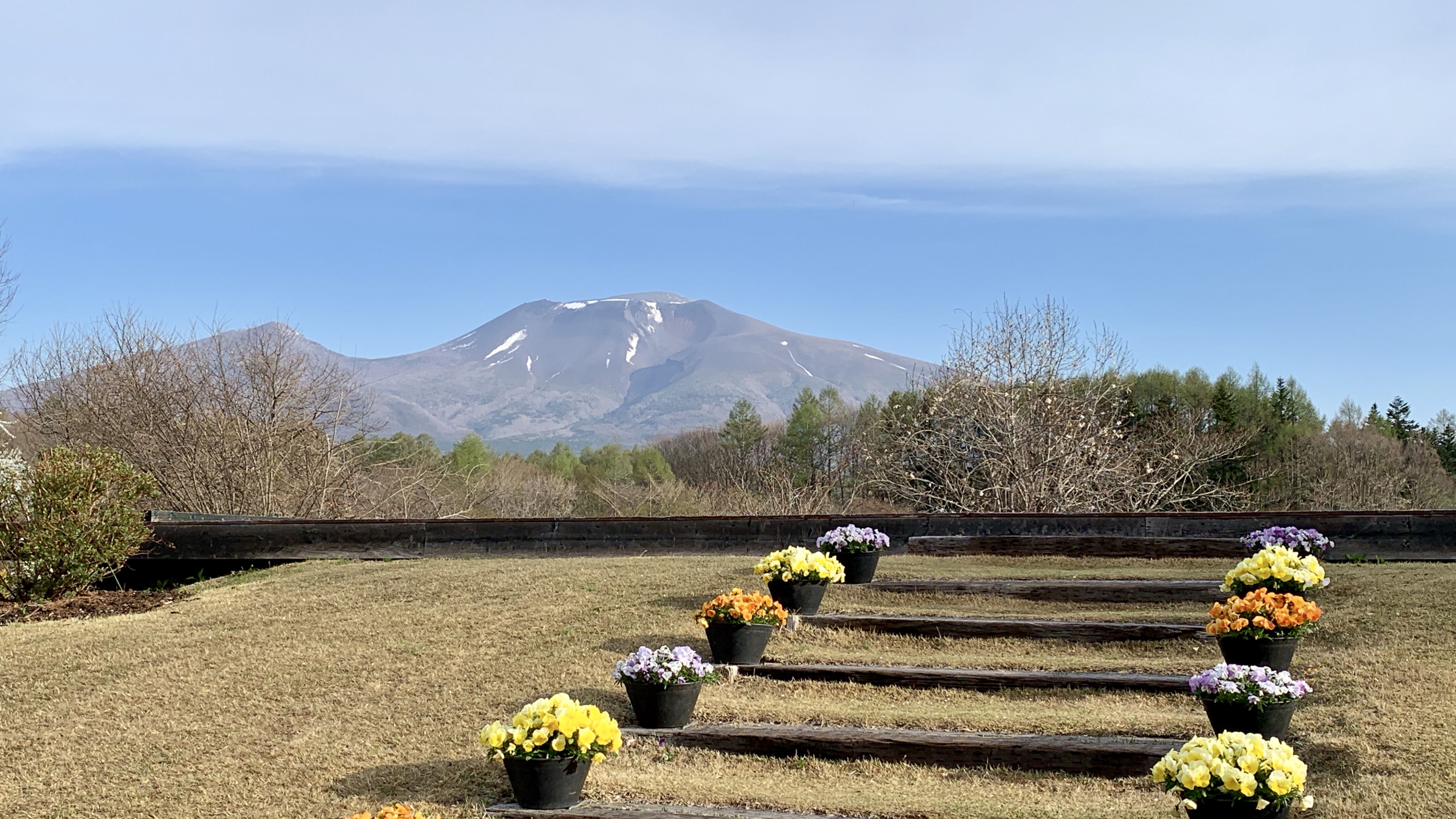 浅間山が正面に見えます