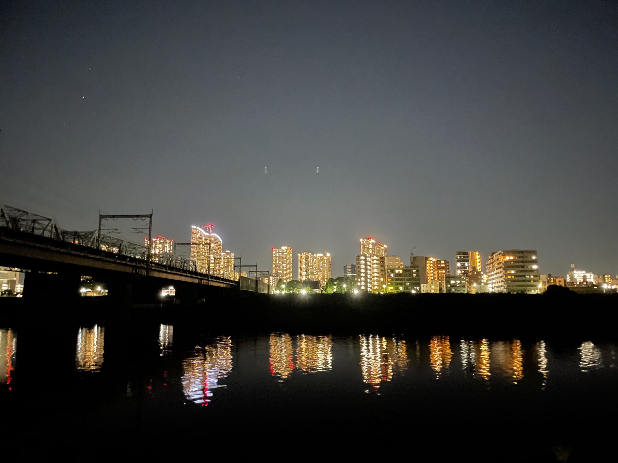 夜の多摩川